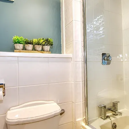 The Boathouse,flat 29 Waterside Court