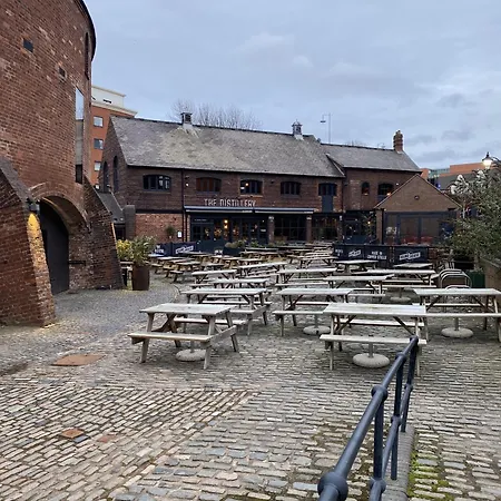 The Boathouse,flat 29 Waterside Court * Birmingham